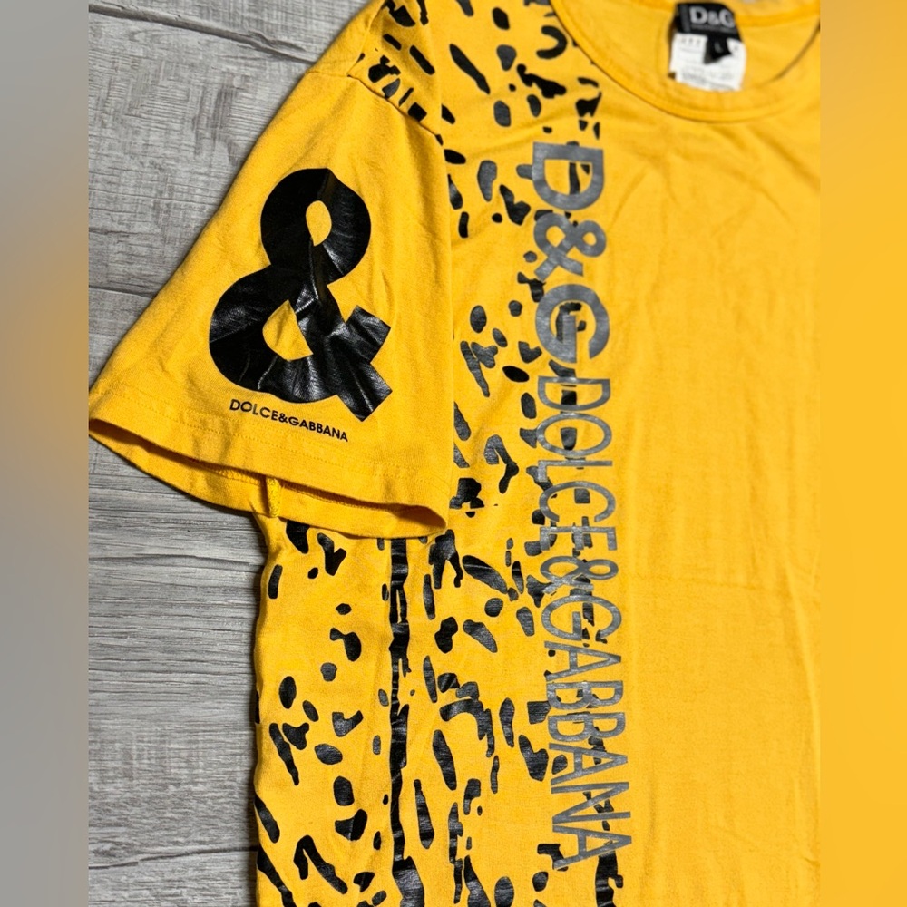 Dolce & Gabbana Leopard Print D&G Yellow T-Shirt - Picture 4 of 8
